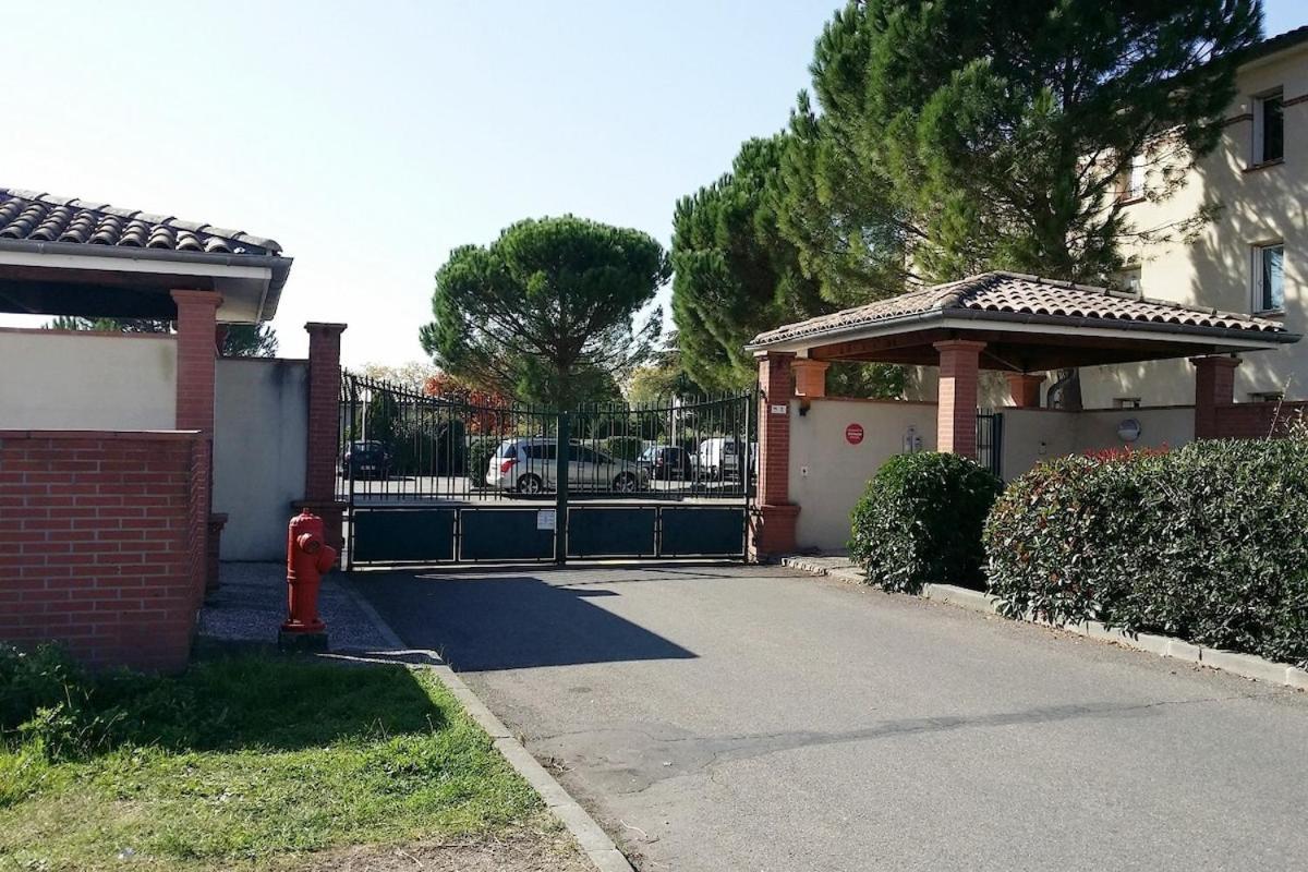 Le Sporting Land - Avec Entree Autonome, Parking Prive & Sa Piscine ! - Apartment Gaillac Luaran gambar